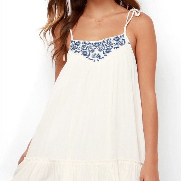 Boho style Embroidered Dress (NWT) - Picture 2 of 7